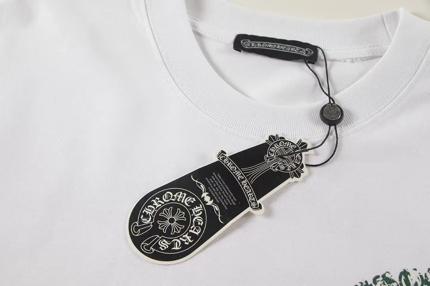 🅿️150 Style: 2025 new Croix Heart short-sleeved T-shirt Material: High version 300g double yarn combed cotton Size: S～XL Color: White Style number: Z017